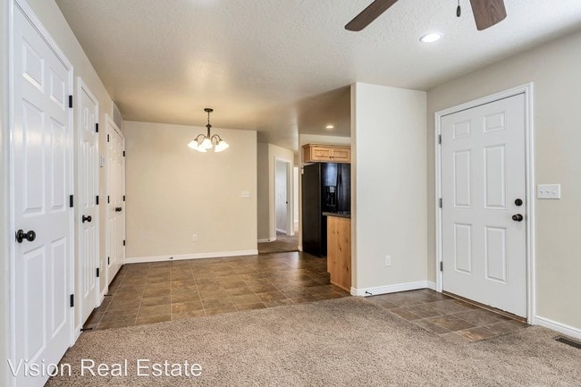 Building Photo - 3 br, 2 bath House - 2522 W 500 S #8