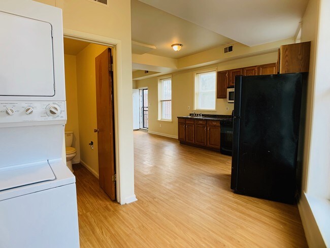 Foto del edificio - Lovely 2-level 2br/2ba apt