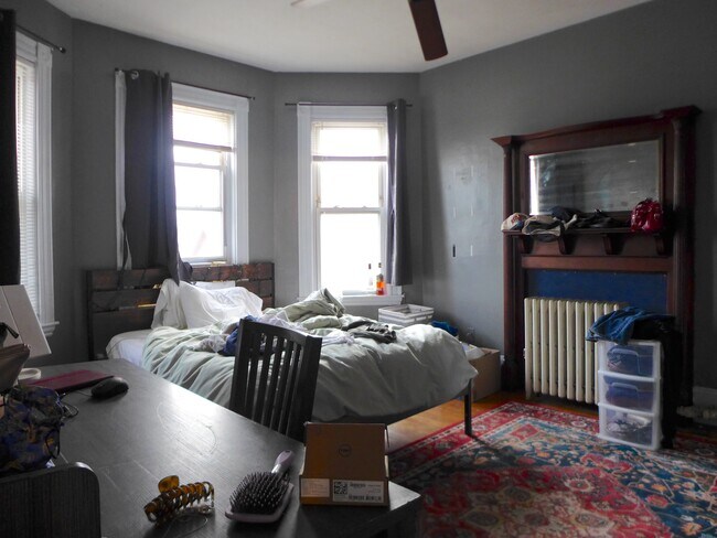 Building Photo - 12 Cherokee St