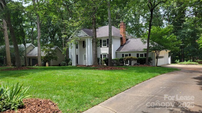 Foto del edificio - 9424 Whitethorn Dr