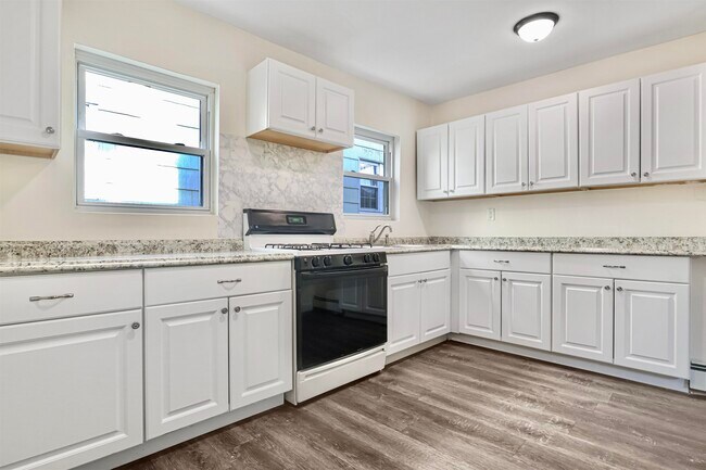 Building Photo - 62 W 8th St