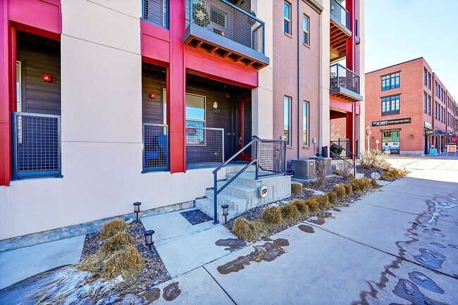 Foto del edificio - 7080 W Alaska Dr