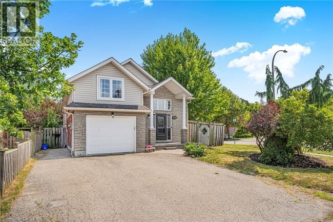 Building Photo - 3 Wisteria Ct