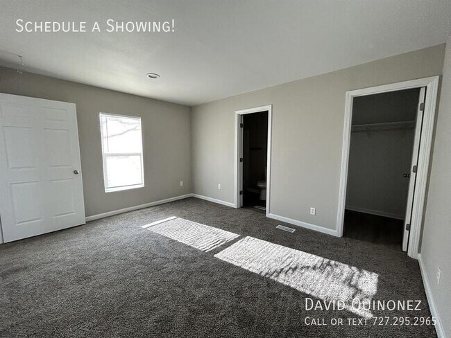 Foto del edificio - 5715 Heather View Ln