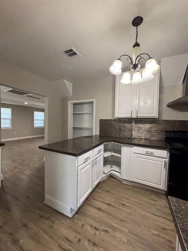 Building Photo - 4106 Darby St