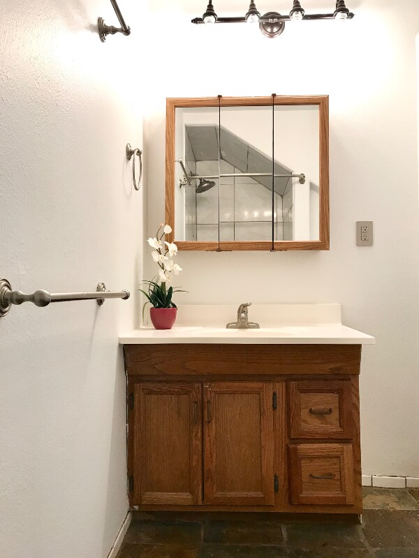 Foto del edificio - 111 Auhana Rd