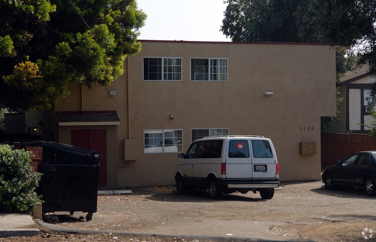 Building Photo - 1135 Helix St 62+