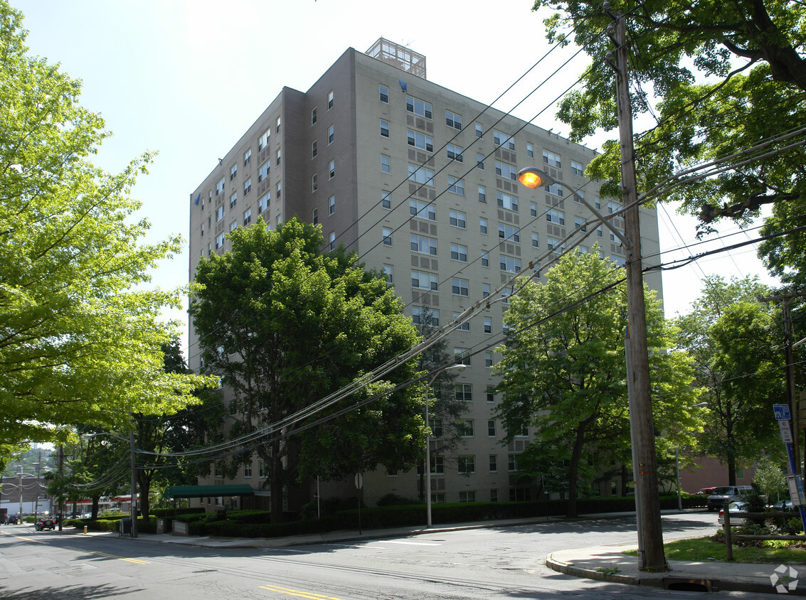Primary Photo - Biltmore Towers
