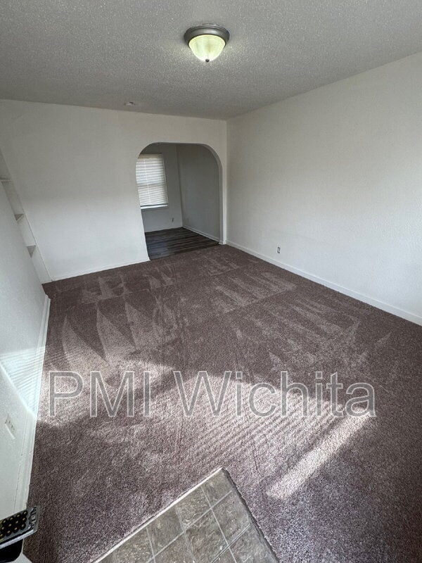 Building Photo - 634 S Hydraulic Ave