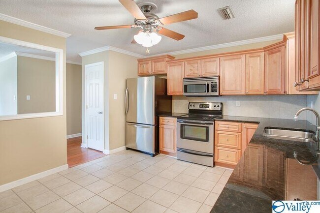 Foto del edificio - 8511 Louis Dr SE