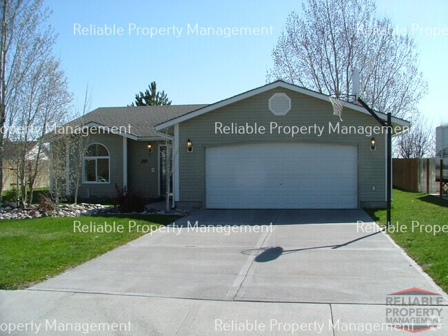 Building Photo - 1799 Ironwood Dr