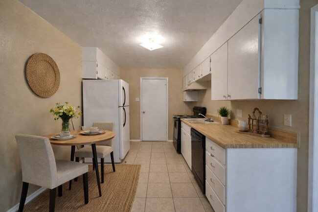 Foto del edificio - 606 Westview Cir