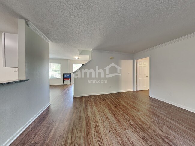 Building Photo - 6 Mystique Falls Ct