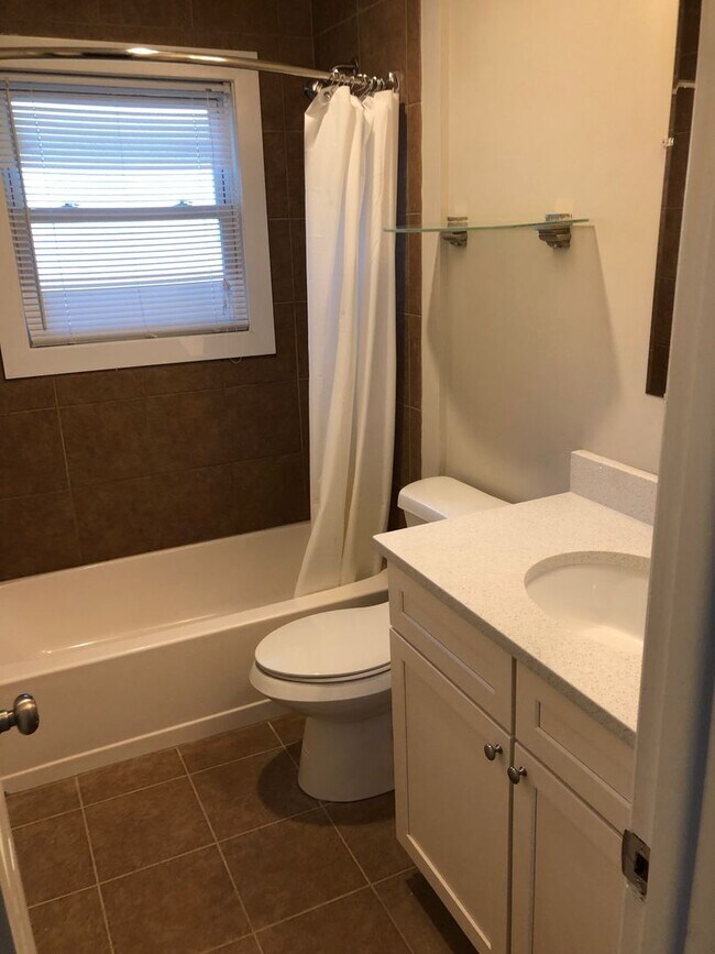 Foto del edificio - 333-335 Hillcrest