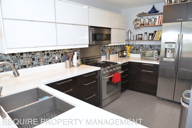 Foto del edificio - 3 br, 2 bath House - 676 DORIS AVE