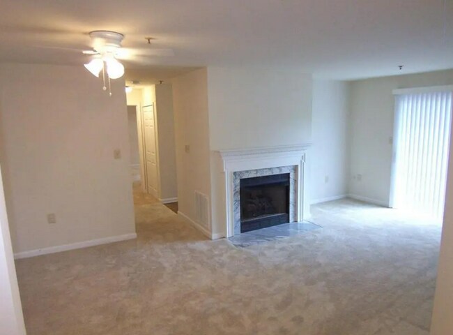 Building Photo - CONDO with 2 FULL Baths in Abingdon!