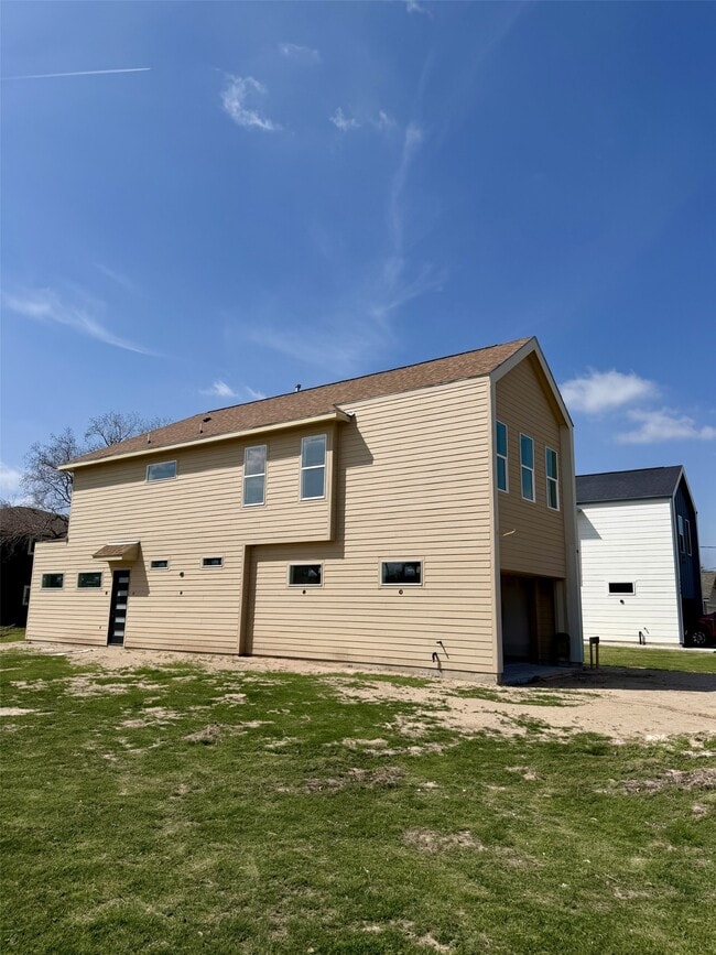 Building Photo - 1120 Miller Rd