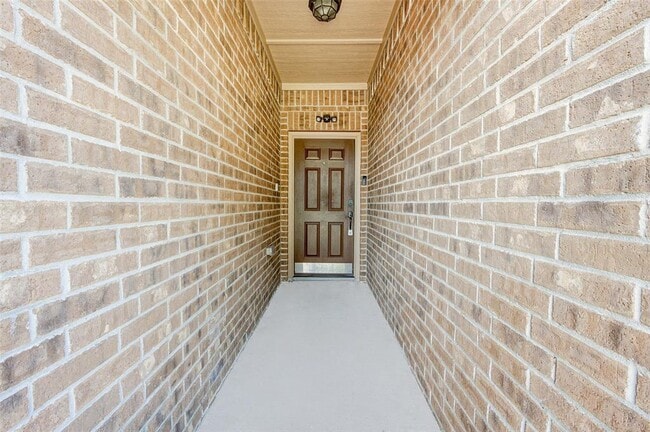 Foto del edificio - 9814 Garnet Springs Dr