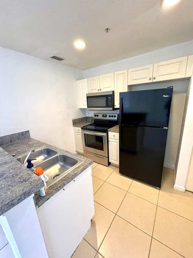 Foto del edificio - Two bedroom condo in gated Marsh Harbour community