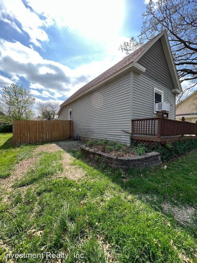 Building Photo - 2 br, 1 bath House - 2120 N East Ave