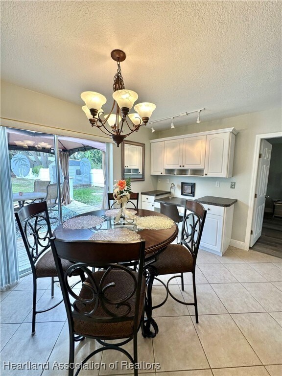 Foto del edificio - 3350 Lakeview Dr