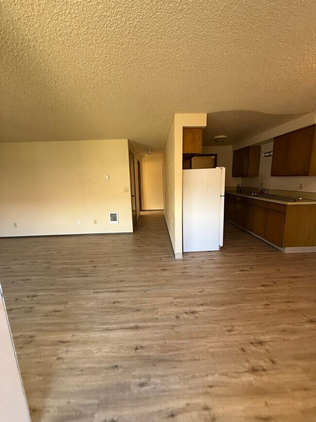 Foto del edificio - 2109 E 8th St