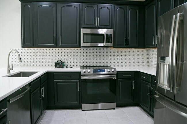 Foto del edificio - 4943 Solimartin Dr