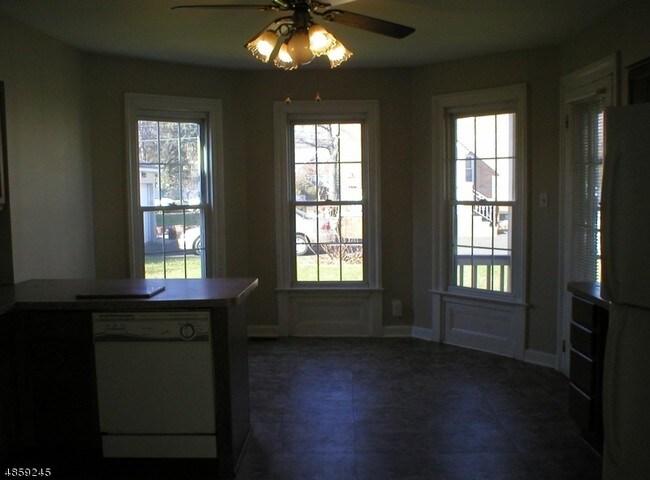 Building Photo - 356 Montague Ave