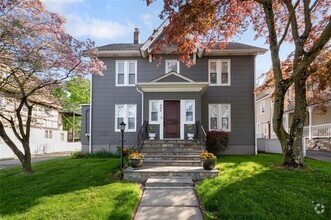 Building Photo - 384 Irving Ave