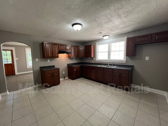 Foto del edificio - 1225 E Alcy Rd