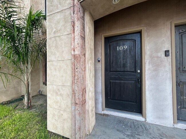 Building Photo - 8216 Casa Verde Rd