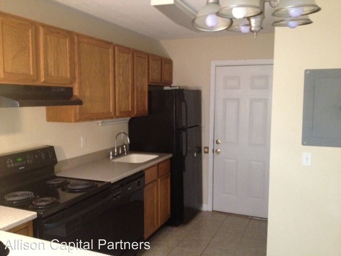 Foto principal - 255 Brewster Dr