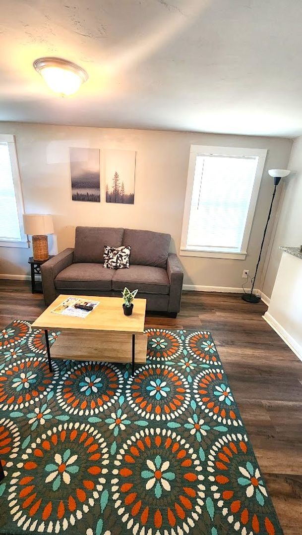 Foto del edificio - Furnished 1 Bed 1 Bath Apt in Linwood Place Add NW OKC