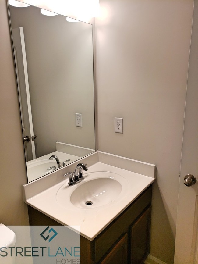 Foto del edificio - 3613 Moon Crest Dr
