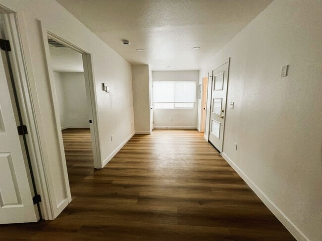 Building Photo - 13811 La Pat Pl