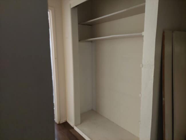 Building Photo - One bedroom apartment near Stateline