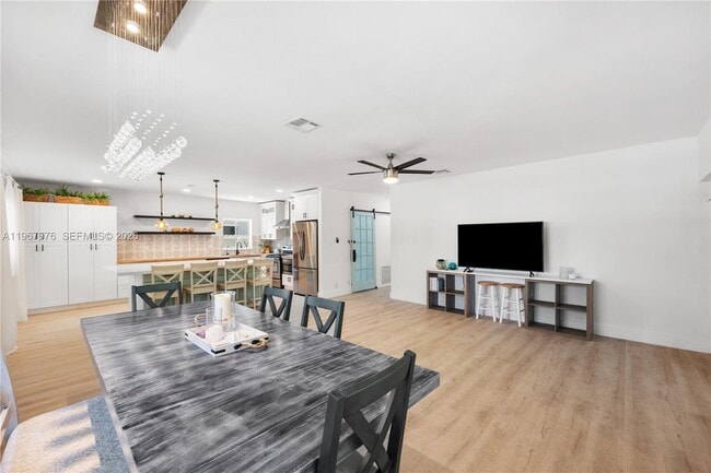 Foto del edificio - 1070 Tyler St