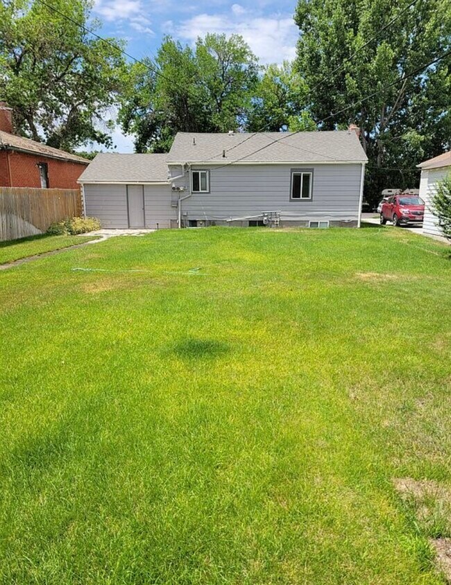 1735 Burton Ave Unit B, Burley, ID 83318 Apartments in Burley, ID