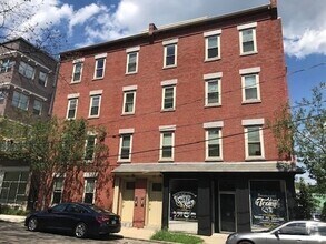 Building Photo - 53 Heath St