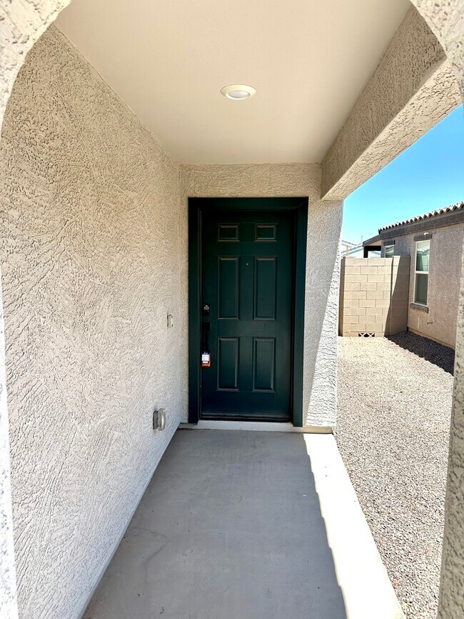 Building Photo - Fantastic 1 year NEW KB Home in Tierra La ...