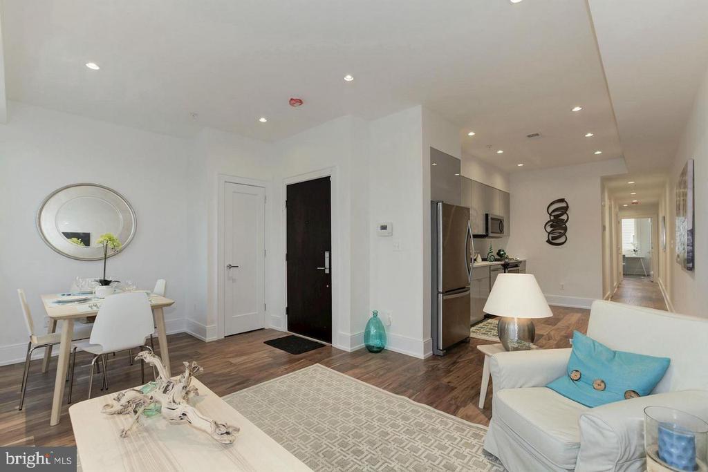 Foto principal - 904 H St NE