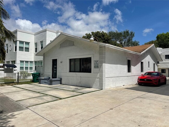 Building Photo - 169 NE 50th St