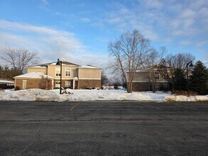 Building Photo - 104 Clubhouse Ln