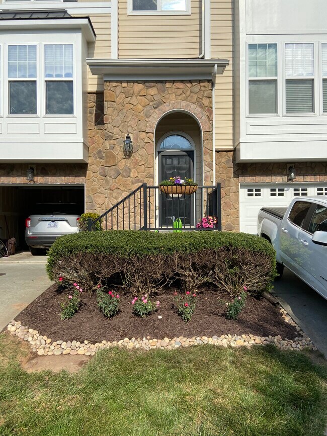 Building Photo - 6108 Braidwood Ct