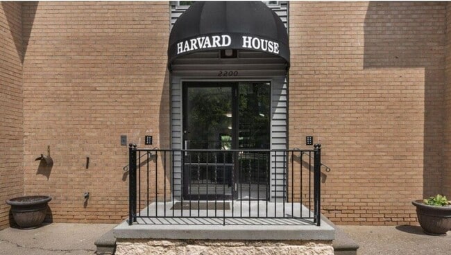 Building Photo - Harvard House