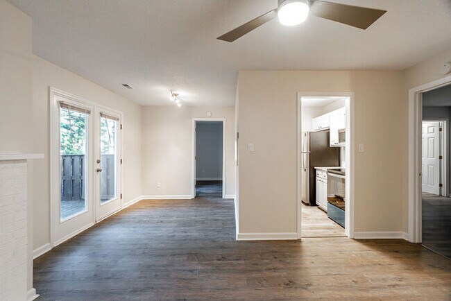 Building Photo - Near Rex Hospital and Umstead Park! 2 bed,...