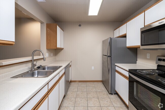1 habitación, 1 baño - 720 pies cuadrados - Cocina - Osgood Townsite Apartments