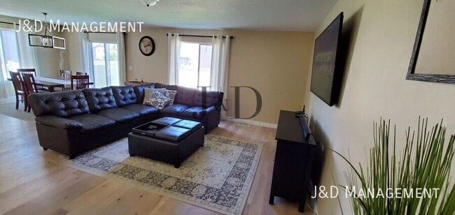 Building Photo - 2349 Jim Bridger Dr