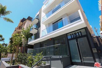 Building Photo - 11811 Dorothy St