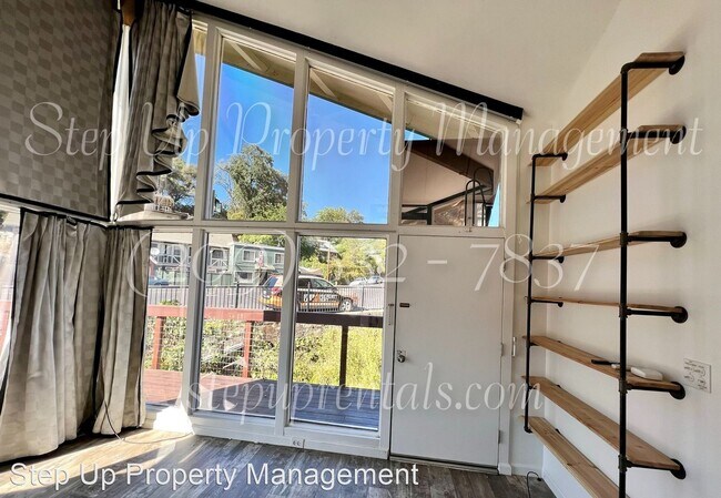 Foto del edificio - Studio, 1 bath House - 243 W Stockton St